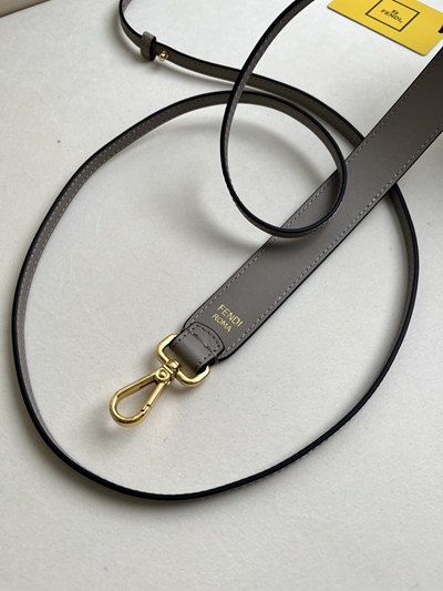 フェンディバッグ素材ディテール